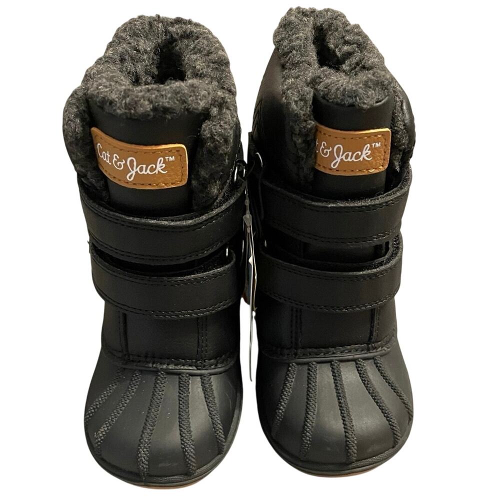 Cat & Jack Size 7 Snow Boots